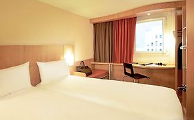 Ibis Duesseldorf Hauptbahnhof 2*